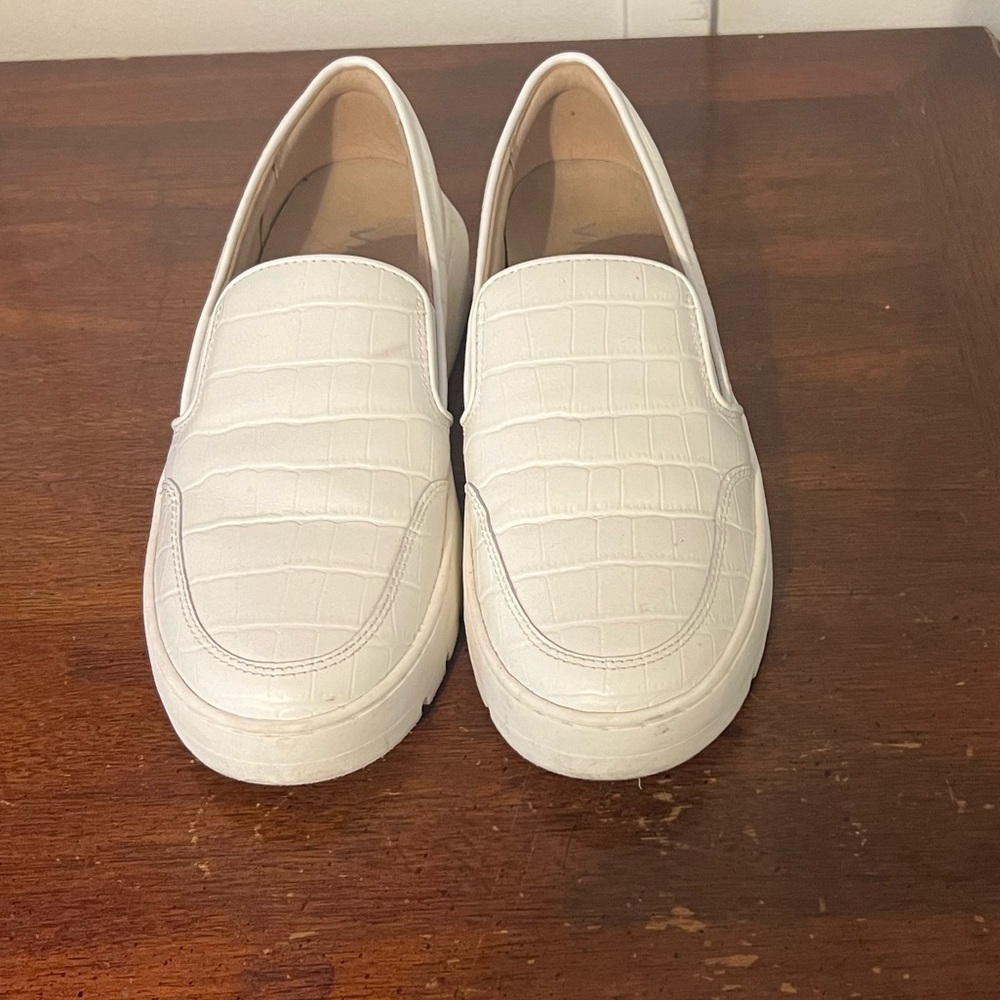 Vionic Dinora White Croc-Embossed Slip-On Sneakers size 7 - Picture 6 of 8